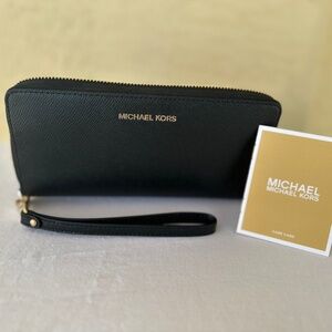 Michael Kors Large Continental Wallet Wristlet